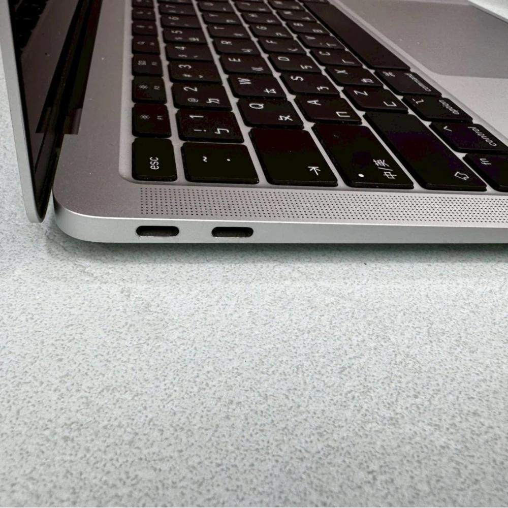 2022 MacBook Air 13吋 M1 晶片 8GB/256GB SSD 極新   電池88