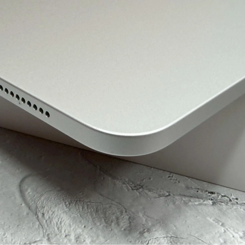 iPad 11 (A16)  128G wifi版 銀 展示機 電池100％ 循環0次 保固到202