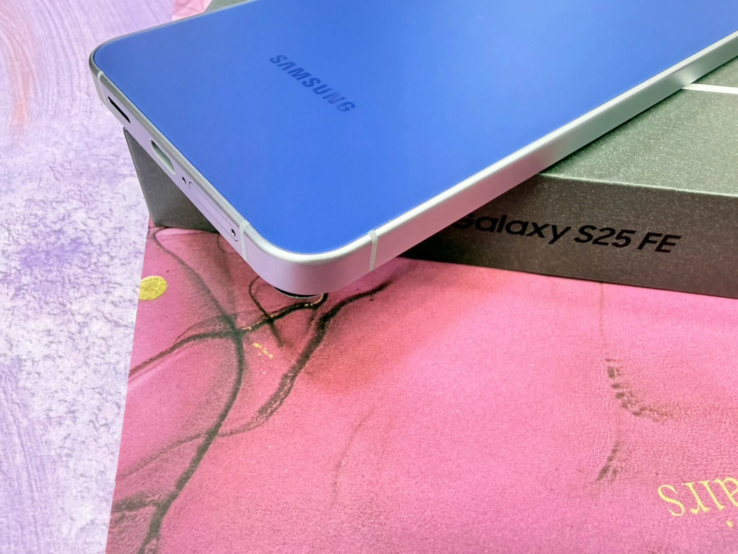 展示機 SAMSUNG Galaxy S25 FE (8+256G) 深藍） 保固到2027/08/21 有盒裝有配件