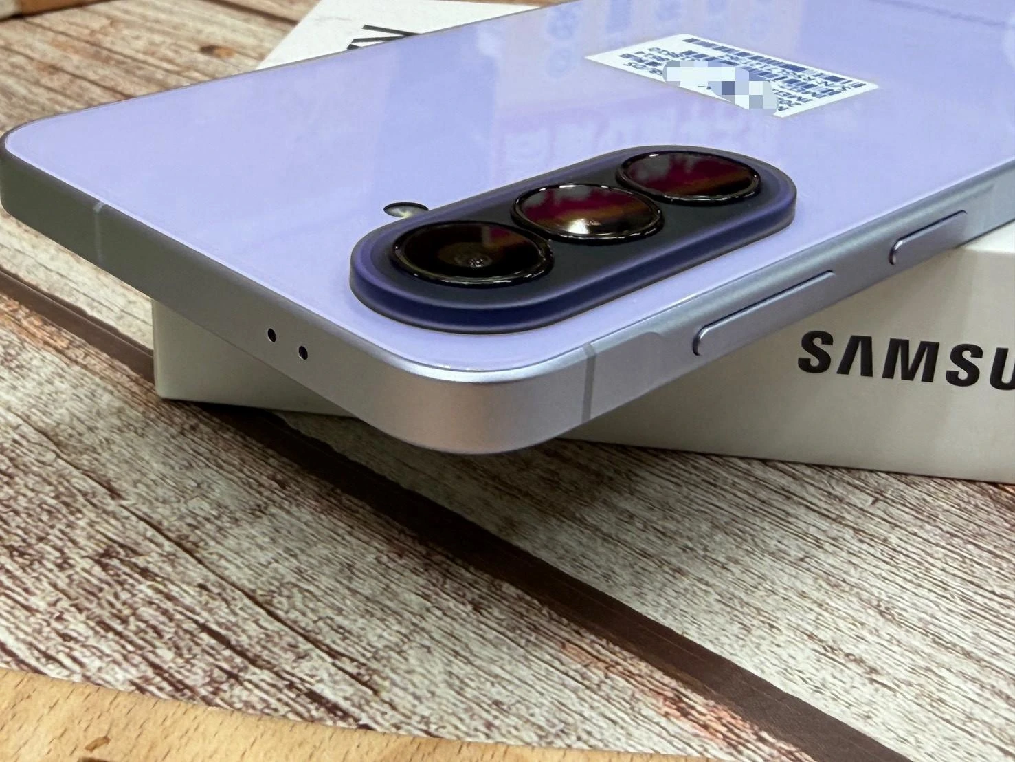 SAMSUNG Galaxy A57 (12+256G) 紫 螢幕有小亮點 不影響使用 有盒裝有配件 