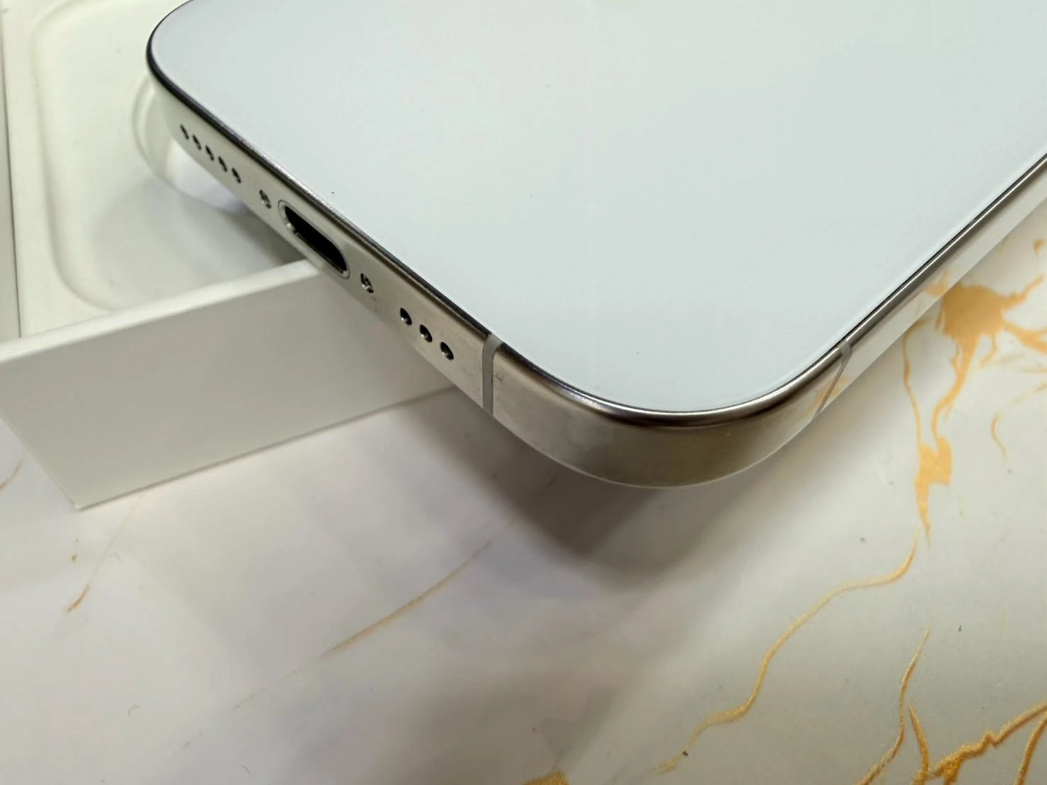 ?iPhone 16 Pro 128G 白 電池94% 全機原廠 全機無傷 有盒裝有配件
