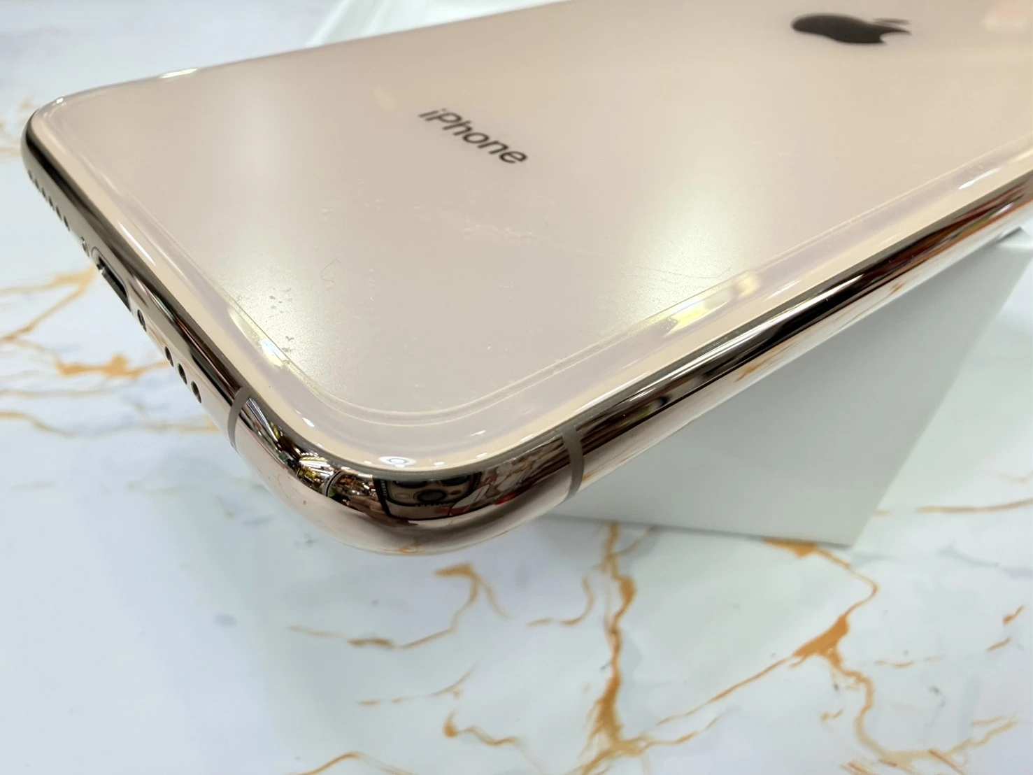 iPhone XS 64g 金 副廠電池100% 無盒裝有配件 （背板小刮傷）  