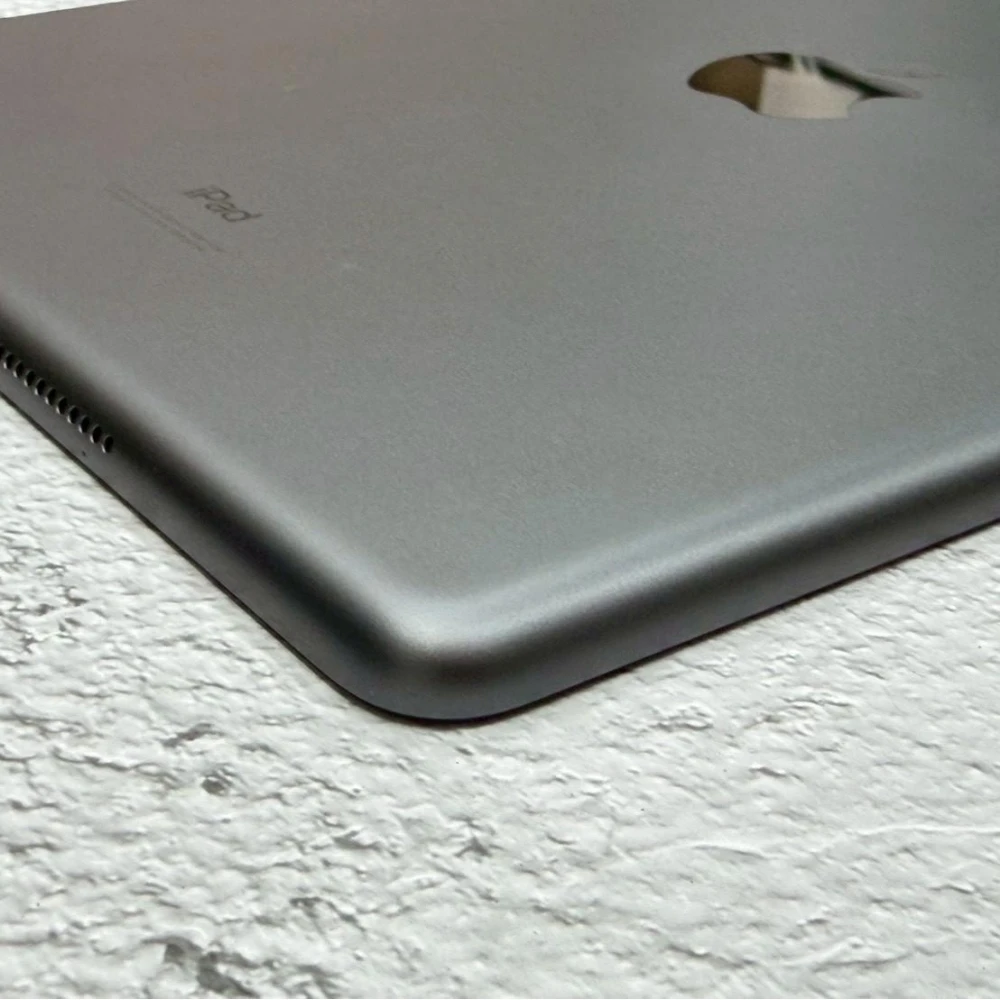iPad 9 64g Wifi版 灰 電池89% 螢幕有小亮點 無盒裝配件
