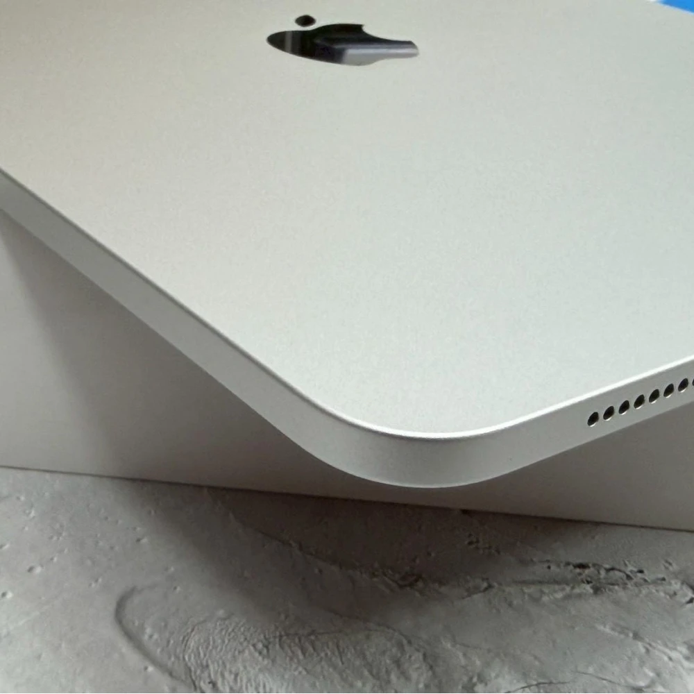 iPad 11 (A16)  128G wifi版 銀 展示機 電池100％ 循環0次 保固到202