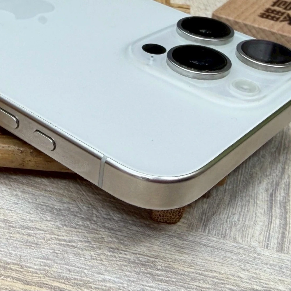 iPhone 15 pro max 256g 白 副廠電池100% 換過副廠螢幕 無盒裝有配件