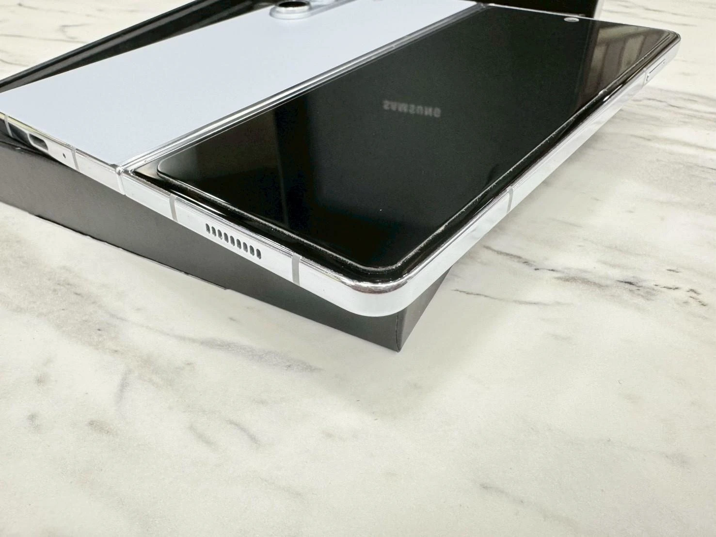 SAMSUNG Galaxy Z Fold5 版（12+512G)  藍 有盒裝有配件