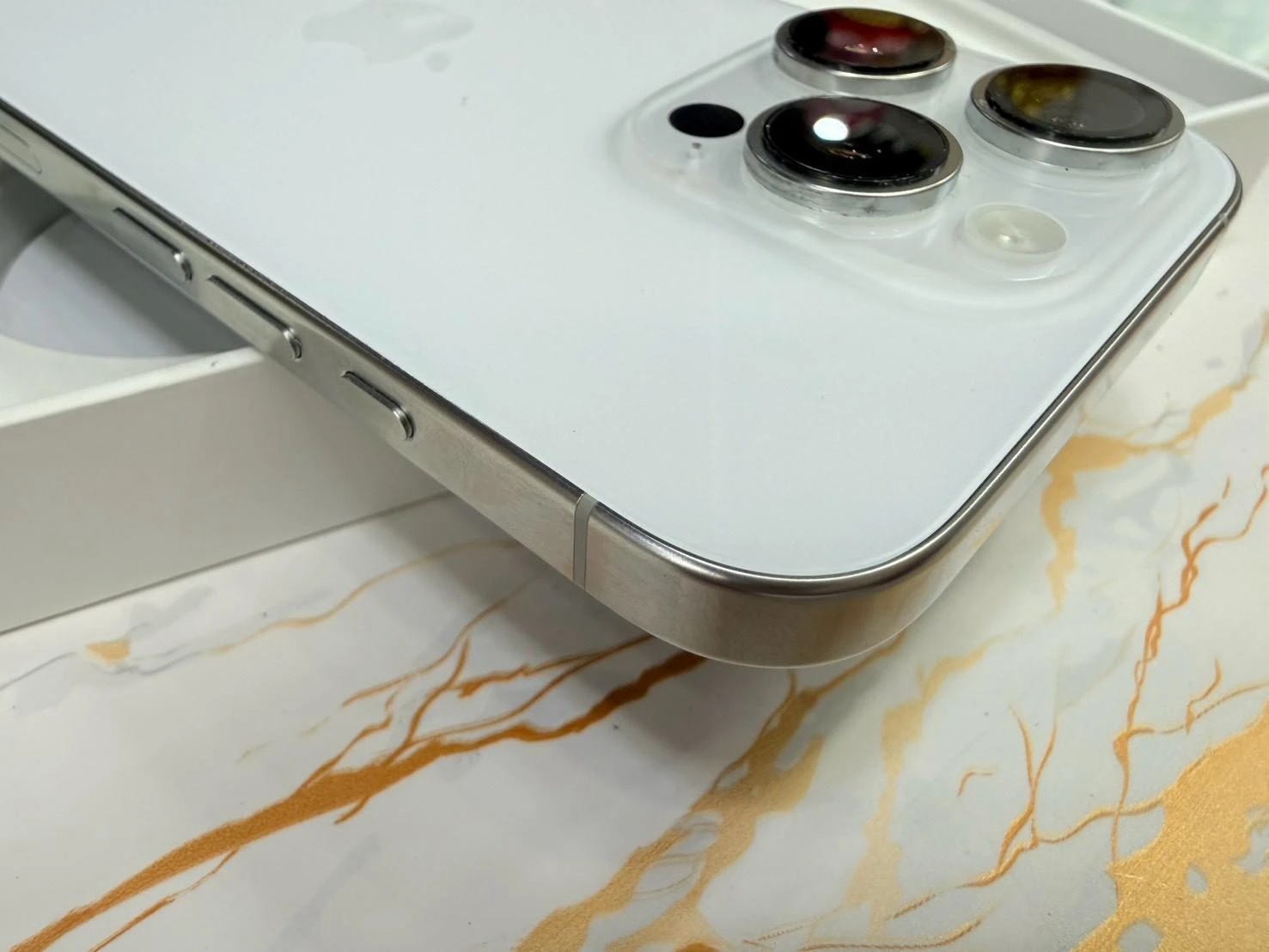 ?iPhone 16 Pro 128G 白 電池94% 全機原廠 全機無傷 有盒裝有配件