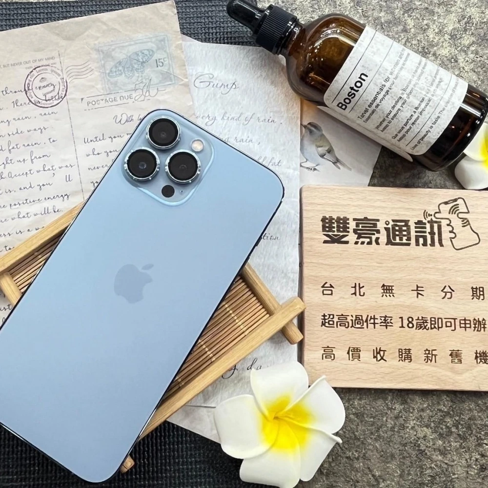 iPhone 13 PRO MAX 256g  藍 電池81% 換過螢幕 有盒裝有配件
