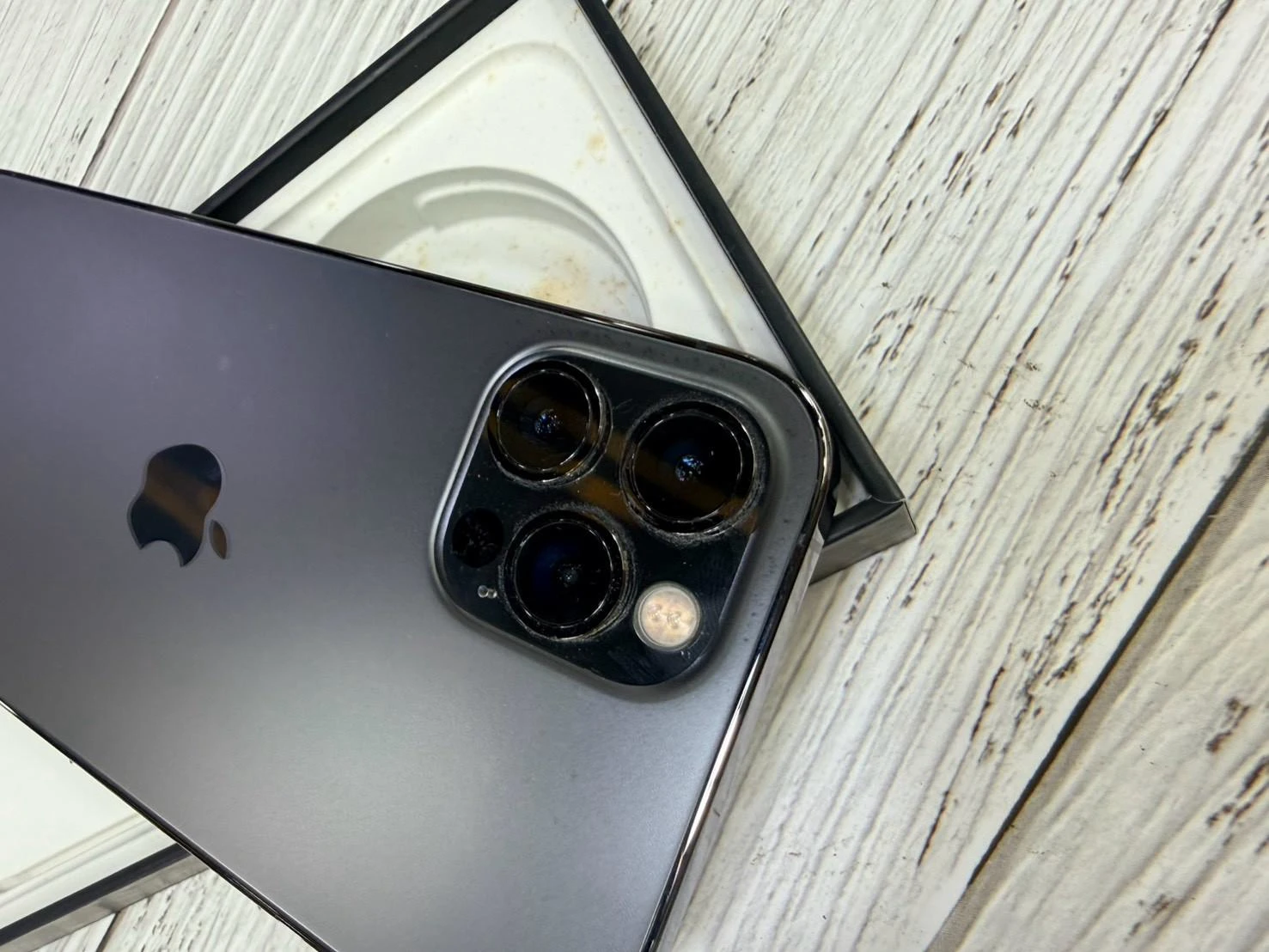 ?iPhone 12 pro 128g 黑 電池79% 無盒裝有配件