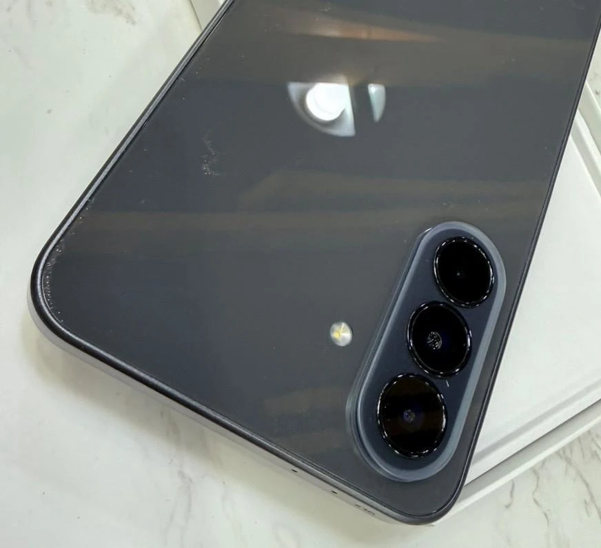 ?SAMSUNG Galaxy A37 (8+256G) 黑 展示機  有盒裝有配件