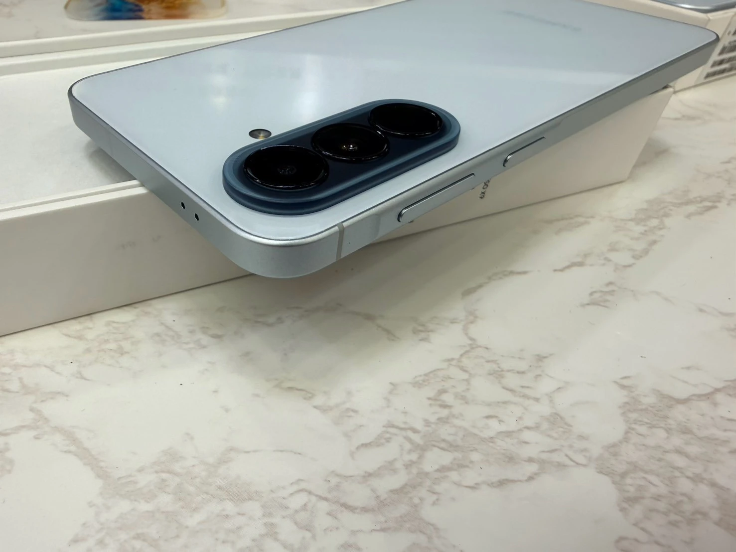 SAMSUNG Galaxy A57 (12+256G) 淺藍 展示機  有盒裝有配件 