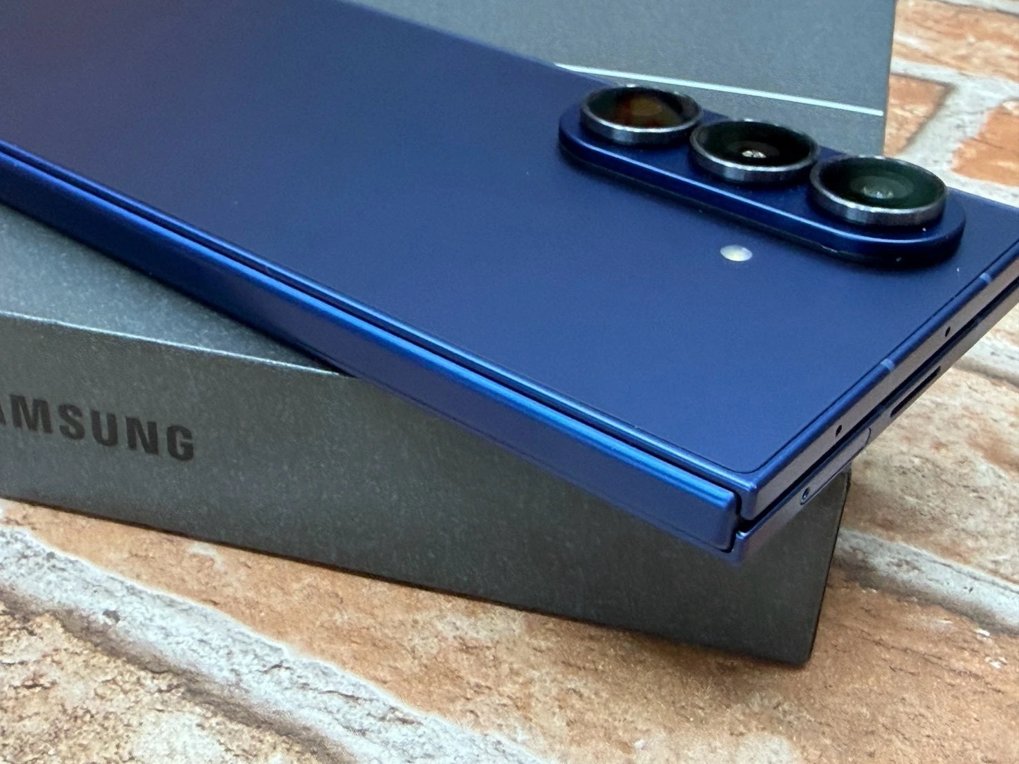 展示機 SAMSUNG Galaxy Z Fold7 藍  (12+256G) 保固2027/03/08 有盒裝有配件