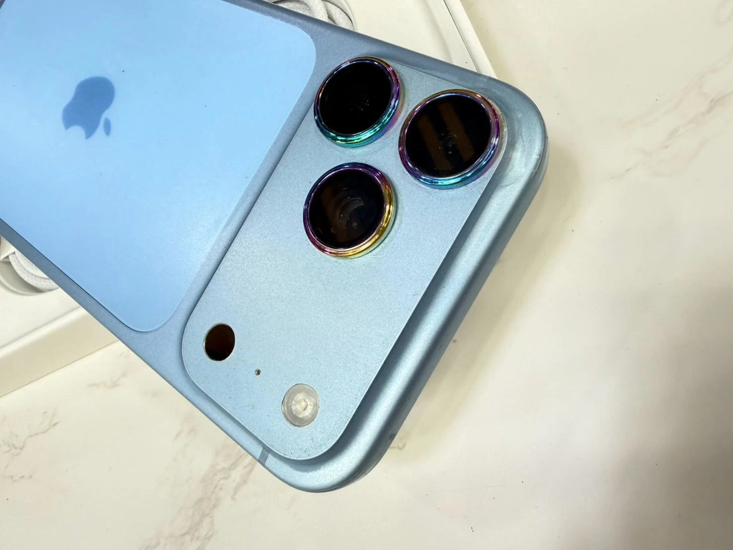 iPhone 17 Pro max 256g 銀 電池100% 循環 175  (全機包膜 已貼鏡頭貼）保固到2026/11/13 有盒裝有配件