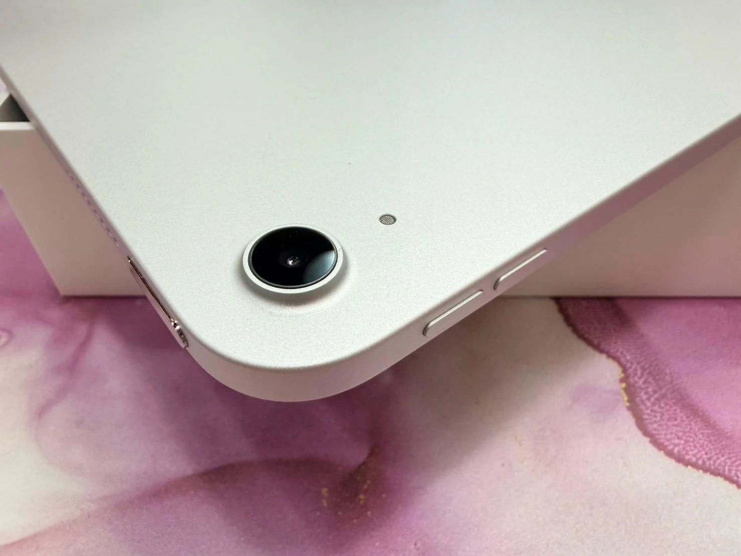 iPad 11 (A16) 128G Wifi版 銀 全新僅拆封 未開通 保固一年 有盒裝有配件