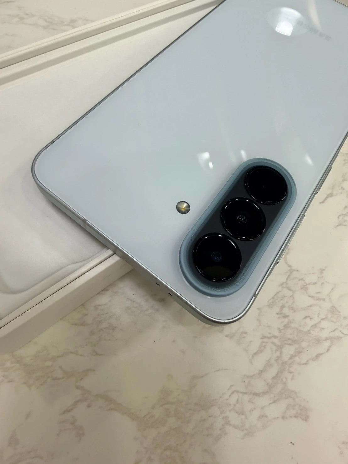 SAMSUNG Galaxy A57 (12+256G) 淺藍 展示機  有盒裝有配件 