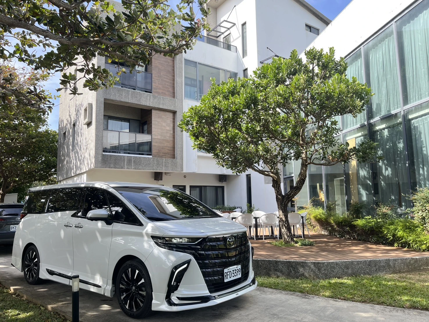 【台中⇄桃園國際機場】ALPHARD 尊榮專車來回接送