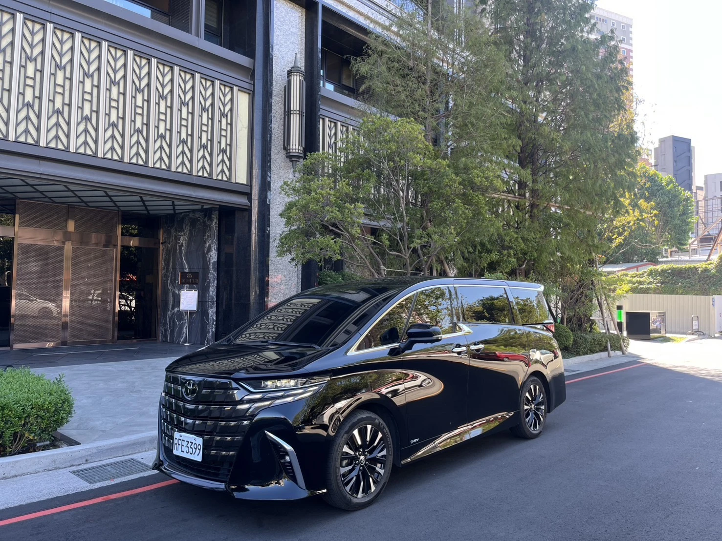 【南投⇄桃園國際機場】ALPHARD 尊榮專車來回接送