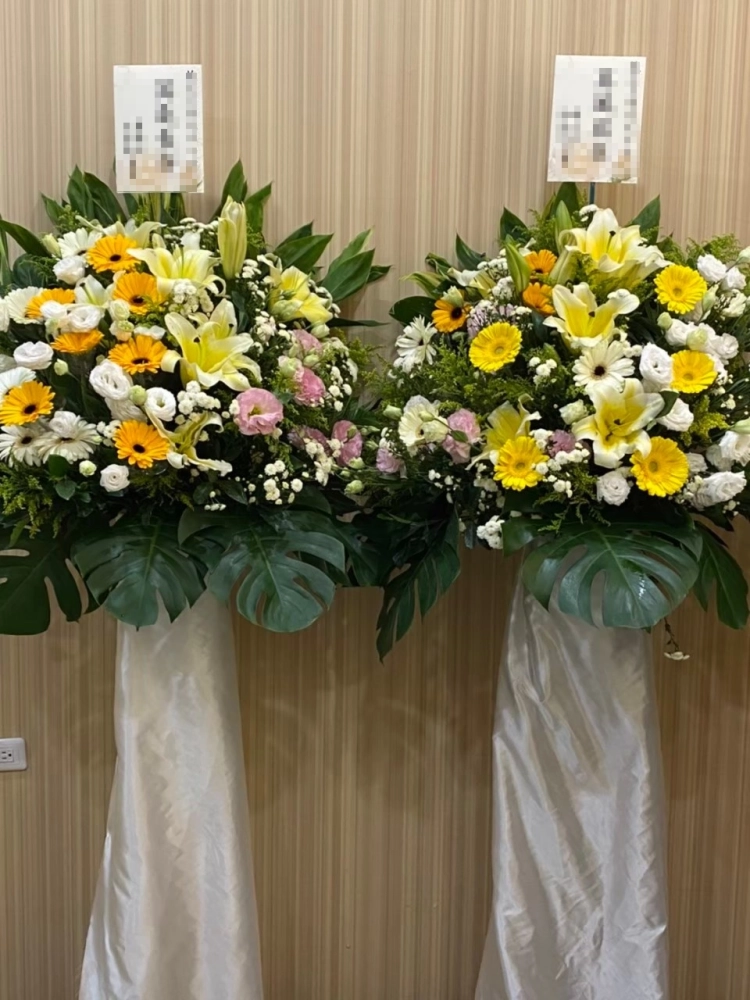 攜香而行-高架花籃