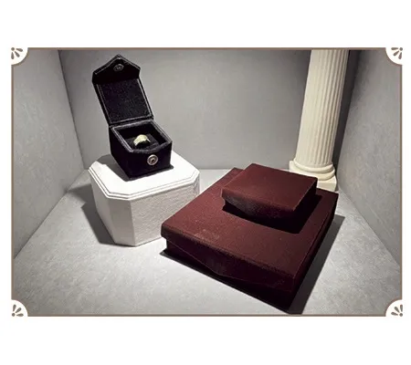 磁釦絨布手鍊盒