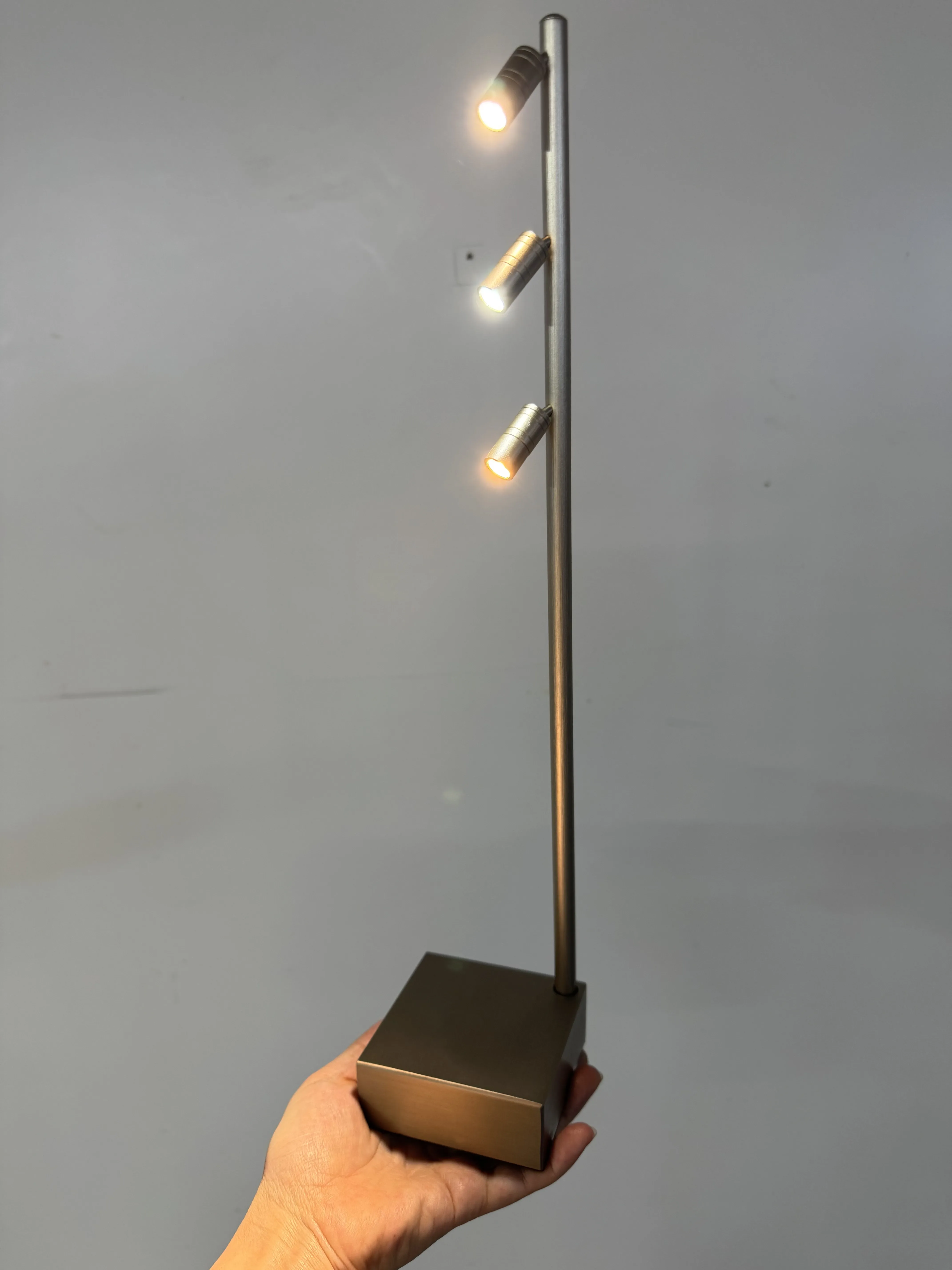高級珠寶混光充電檯燈