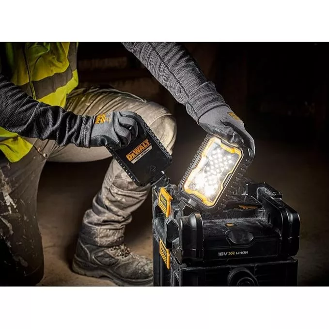 DEWALT 得偉 原廠公司貨 含稅 20V 硬漢 燈箱 工具箱 工具燈 掛燈 照明燈 DWST08061
